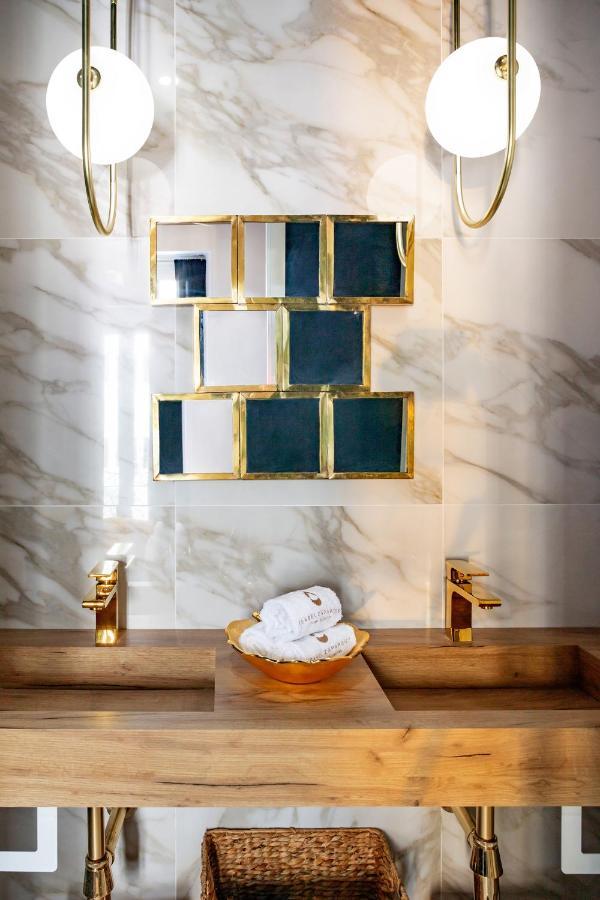 Luxurious By Sebastiana Group Apartament